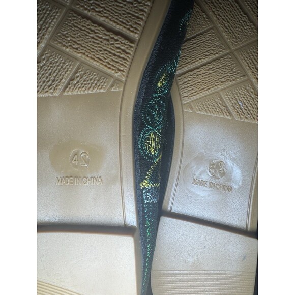 Embroidered Floral and Black Geometric Ballet Flats Size 11 - Picture 4 of 4